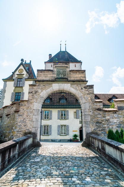 Castillo de Oberhofen en Suiza