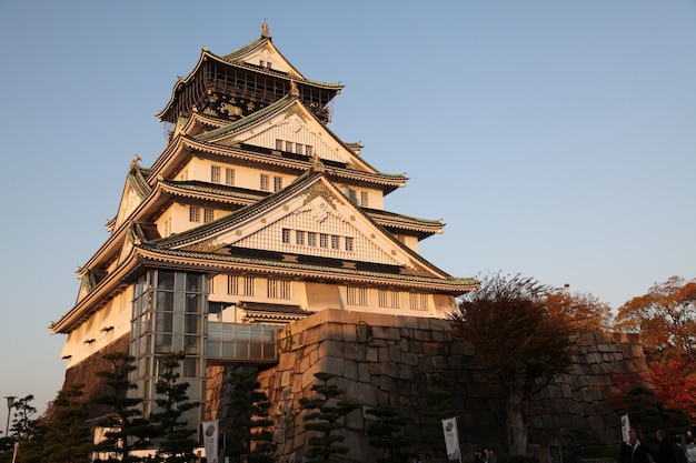 Castillo de osaka en otoño