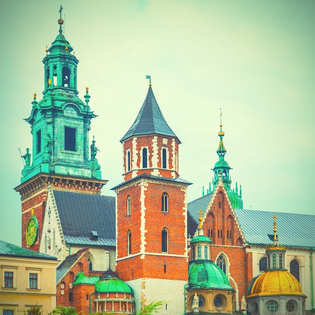 Castillo de Wawel en Cracovia, Polonia. Imagen de tonos de estilo retro