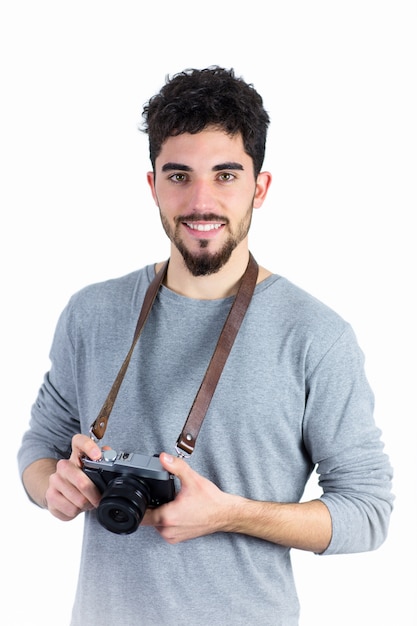 Casual hombre tomando un selfie