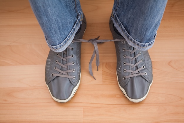 Casual sirve cordones de los zapatos atados