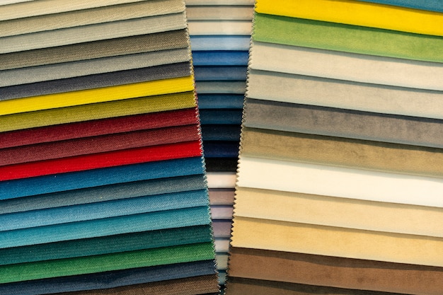 Catálogo de amostras de tecidos multicoloridos
