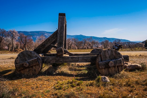 Catapulta na estrada para o castelo de loarre espanha