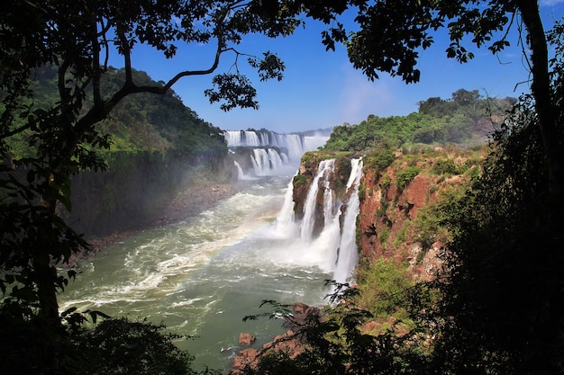 Foto cataratas del iguazú en argentina y brasil