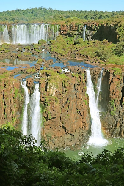 Cataratas del Iguazú en el lado brasileño en Foz do Iguacu Brasil