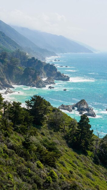 Las cataratas McWay de California en Big Sur