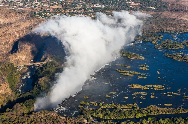 Las cataratas Victoria son la cortina de agua más grande del mundo