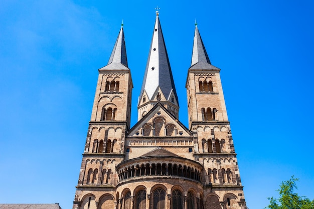 Catedral de Bonn Minster en Bonn Alemania