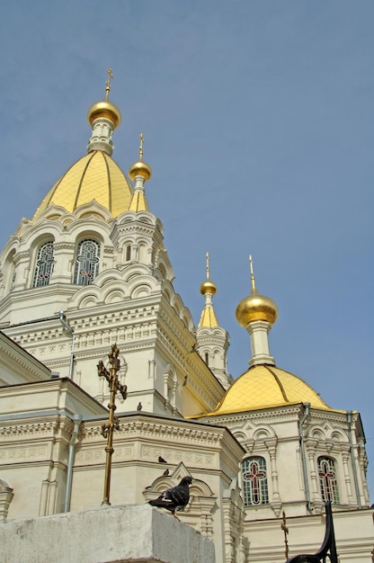 Catedral cristiana con oro en Sebastopol