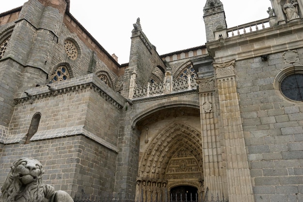 La Catedral de Cristo Salvador es un templo de culto católico de la ciudad española de Ávila, sede episcopal del mismo nombre, en Castilla y León.