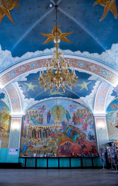 Catedral da Assunção da decoração interior do Kremlin de Kolomna