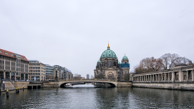 Catedral de Berlim na ilha dos museus na capital alemã.