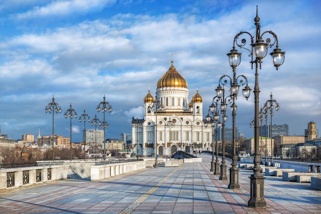 Catedral de Cristo Salvador e Ponte do Patriarca em Moscou