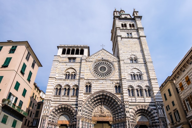 Catedral de Gênova na luz do dia