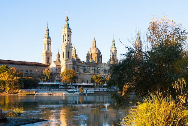 Catedral de Nossa Senhora do Pilar em Zaragoza