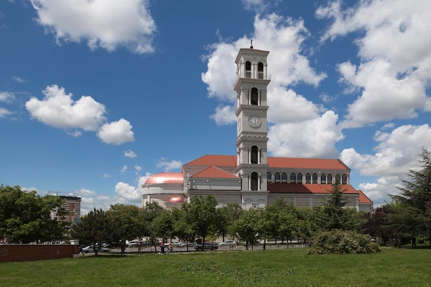 Catedral de Santa Madre Teresa em Pristina