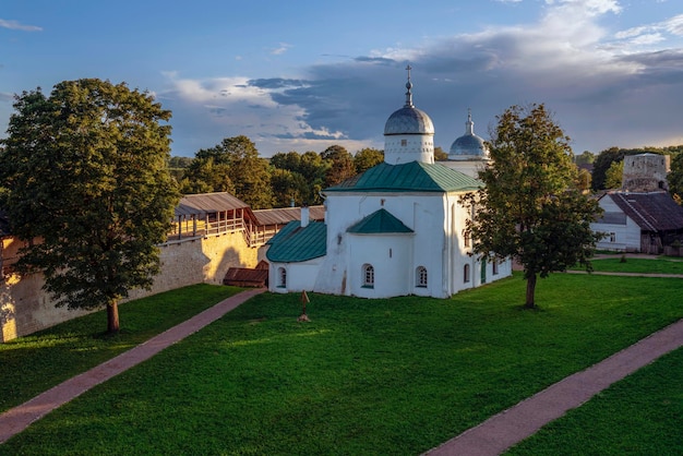 Catedral de São Nicolau Nikolsky na fortaleza de Izborsk Stary Izborsk Pskov região Rússia