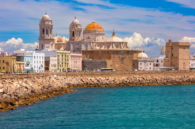 Catedral em Cádiz Andaluzia Espanha