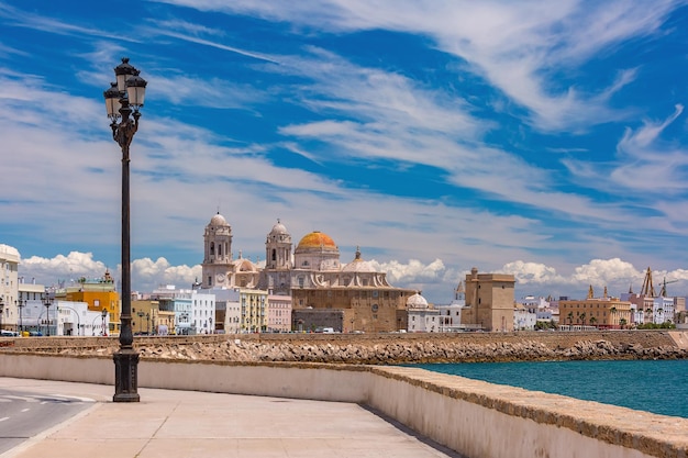 Catedral em Cádiz Andaluzia Espanha