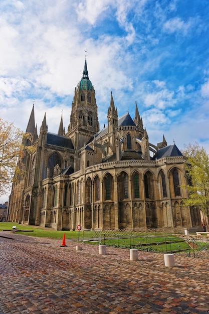 Catedral de Nuestra Señora de Bayeux en el departamento de Calvados de Normandía, en Francia.