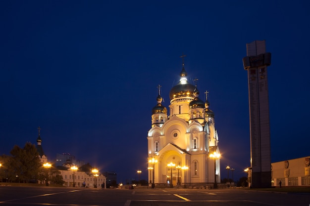 Catedral Ortodoxa em Khabarovsk, Rússia, à noite