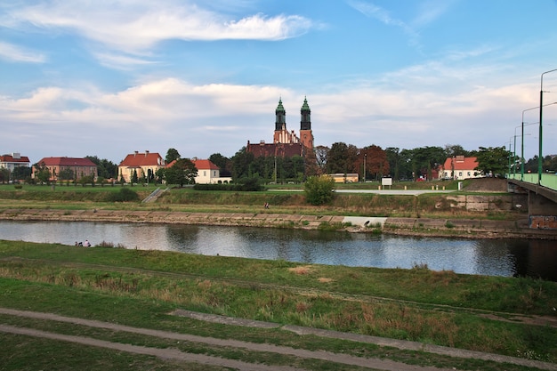 Catedral de Poznan de Polonia