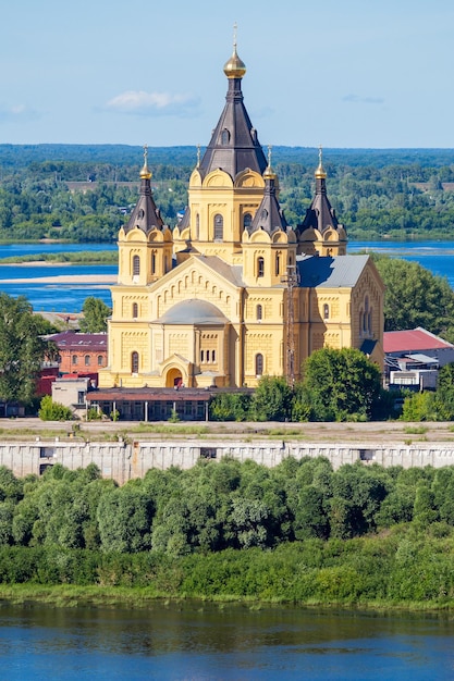 Catedral de San Alexander Nevskiy es la iglesia ortodoxa en Nizhny Novgorod, Rusia