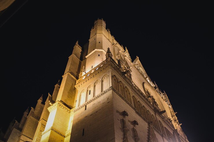 Catedral de San Juan Bautista en la Place St Jean en Lyon Francia