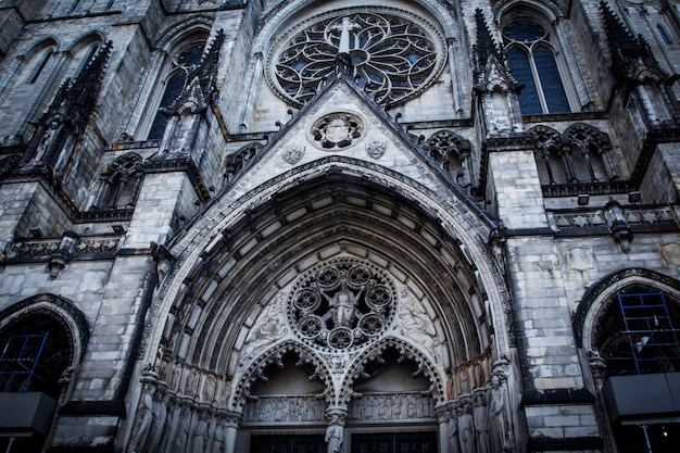 Catedral de San Juan el Divino fachada gótica en Nueva York.