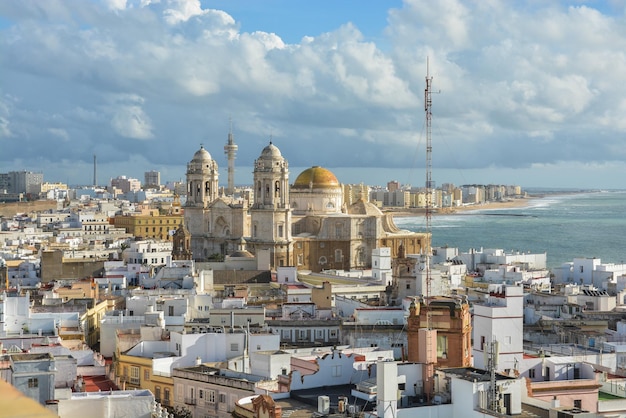 Catedral de la Santa Cruz en Cádiz