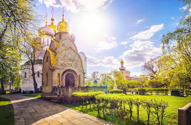 Foto catedral smolensky y la capilla del convento prokhorovs novodevichy moscú