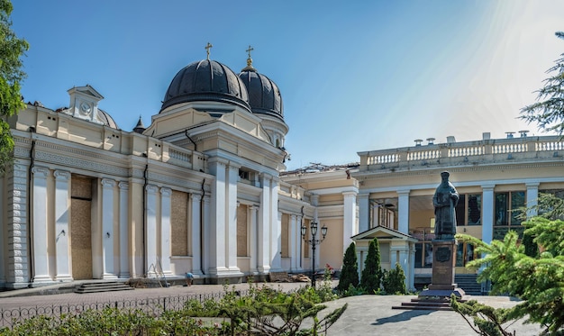 Catedral SpasoPreobrazhensky dañada por un misil ruso en Odessa Ucrania