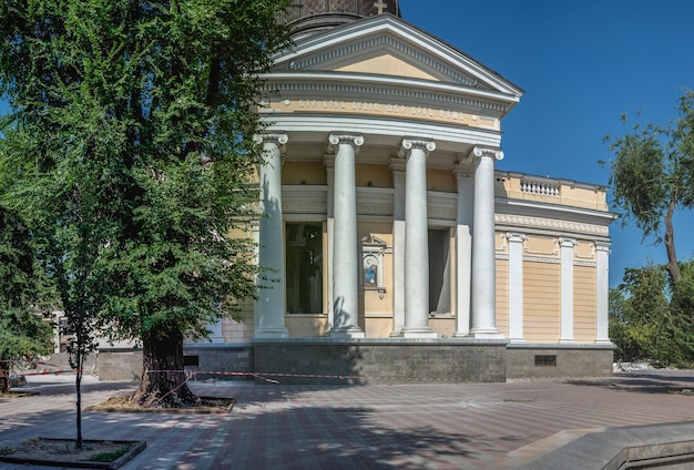 Catedral SpasoPreobrazhensky dañada por un misil ruso en Odessa Ucrania