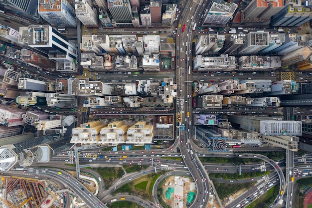 Foto causeway bay, hong kong 22 de febrero de 2019: vista de arriba hacia abajo de la ciudad de hong kong