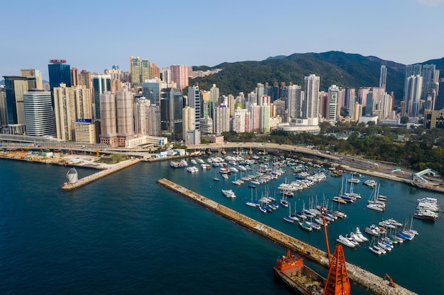 Causeway Bay, Hongkong, 22. Februar 2019: Typhoon Shelter und die Stadt