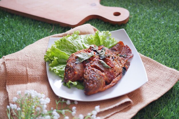 Cavala frita com molho de pimenta