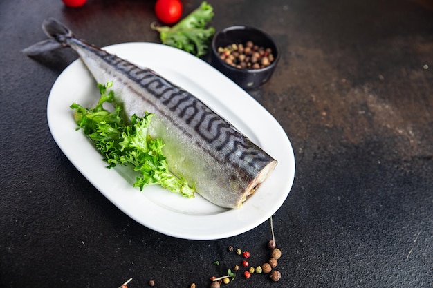 Cavala peixe salgado marisco fresco refeição lanche na mesa cópia espaço comida