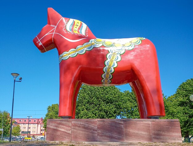 Foto cavalo de madeira dalahast de dalarna mora, suécia