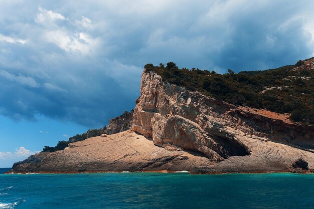 Cavernas azuis na ilha de Zakynthos