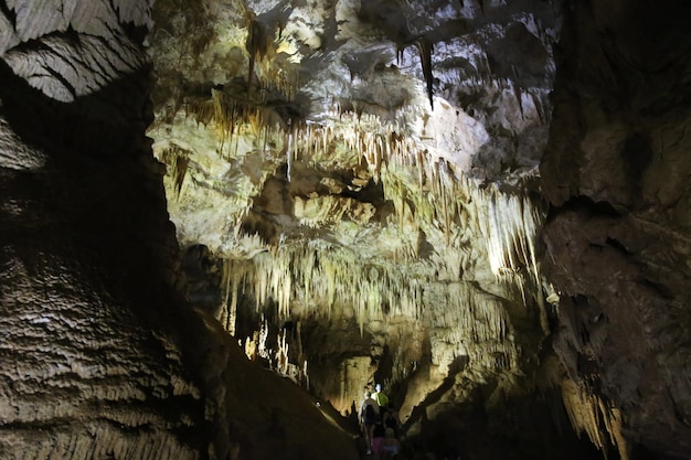 cavernas cársticas da Reserva Sataplia Georgia