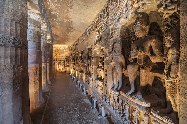 Cavernas de ajanta, índia