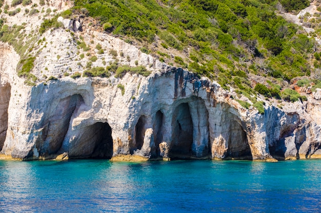 Cavernas marinhas em Zakynthos
