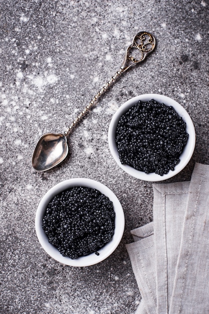 Caviar De Esturión Negro En Cuencos