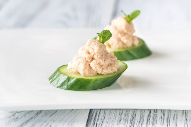 Caviar de pepino con guarnición de menta