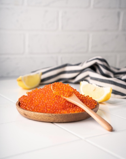 Foto caviar vermelho natural de truta e salmão