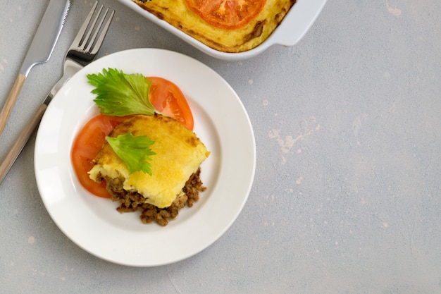 Cazuela de papa con carne picada.