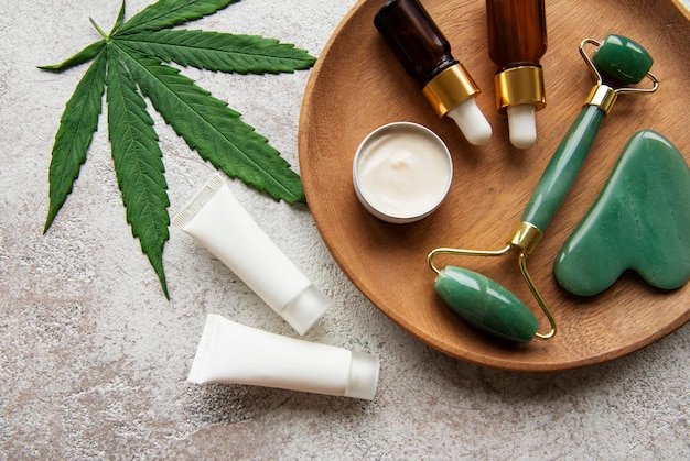 CBD-Öl-Hanf-Tinktur Cannabis-Kosmetikprodukt für die Hautpflege Alternative Medizin