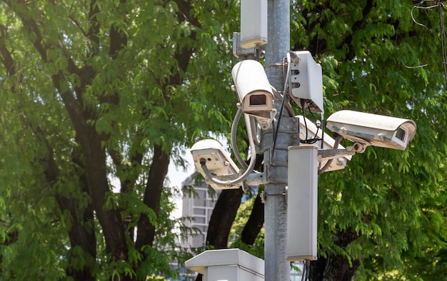 CCTV ao ar livre no poste no parque