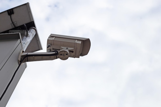 CCTV-Kamerasysteme mit Wolke und Himmel