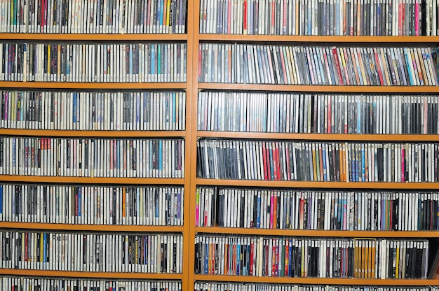 CD de música DVD y discos colección archivo de la biblioteca